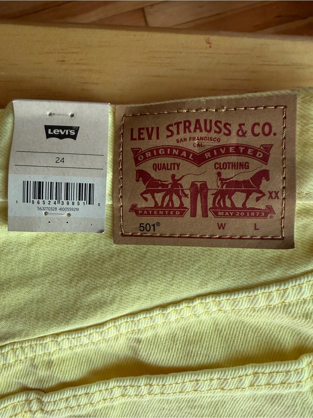 NWT High-rise Levi's 501 yellow Cutoff Denim Shorts size 24 - Picture 6 of 6